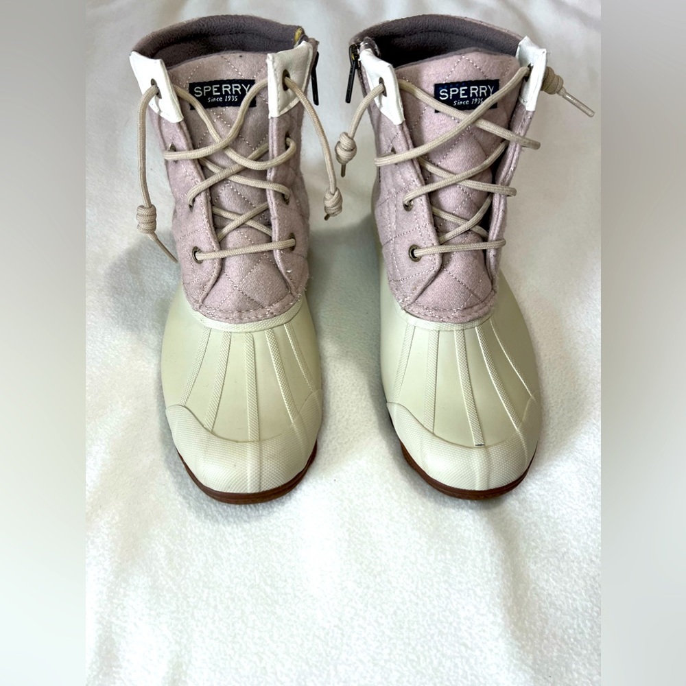 SPERRY Women’s Syren Gulf Wool Quilt Boot, STS82538, Oat, Size 9M.